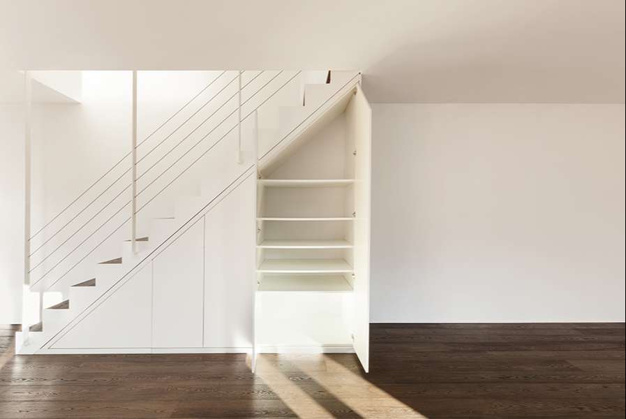 Schrank under der Treppe eingebaut
